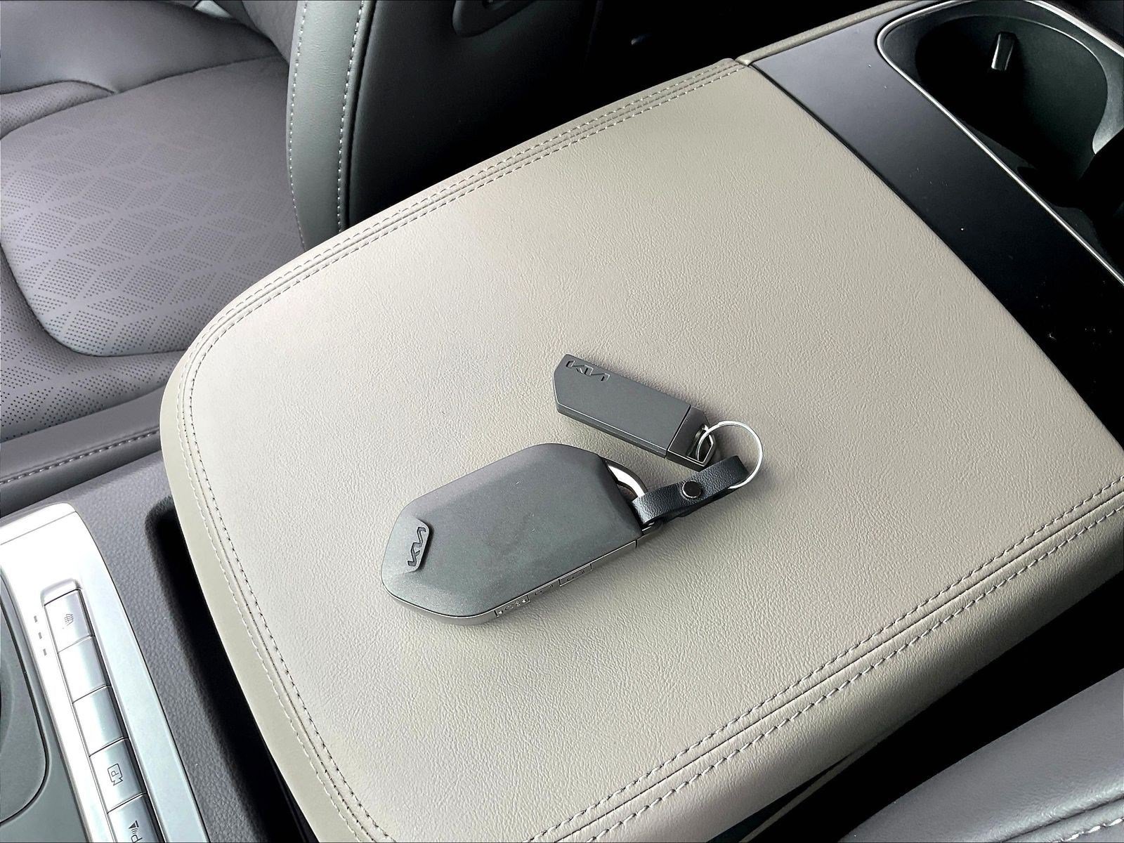 New 2027 Kia Carnival EX FWD image 23