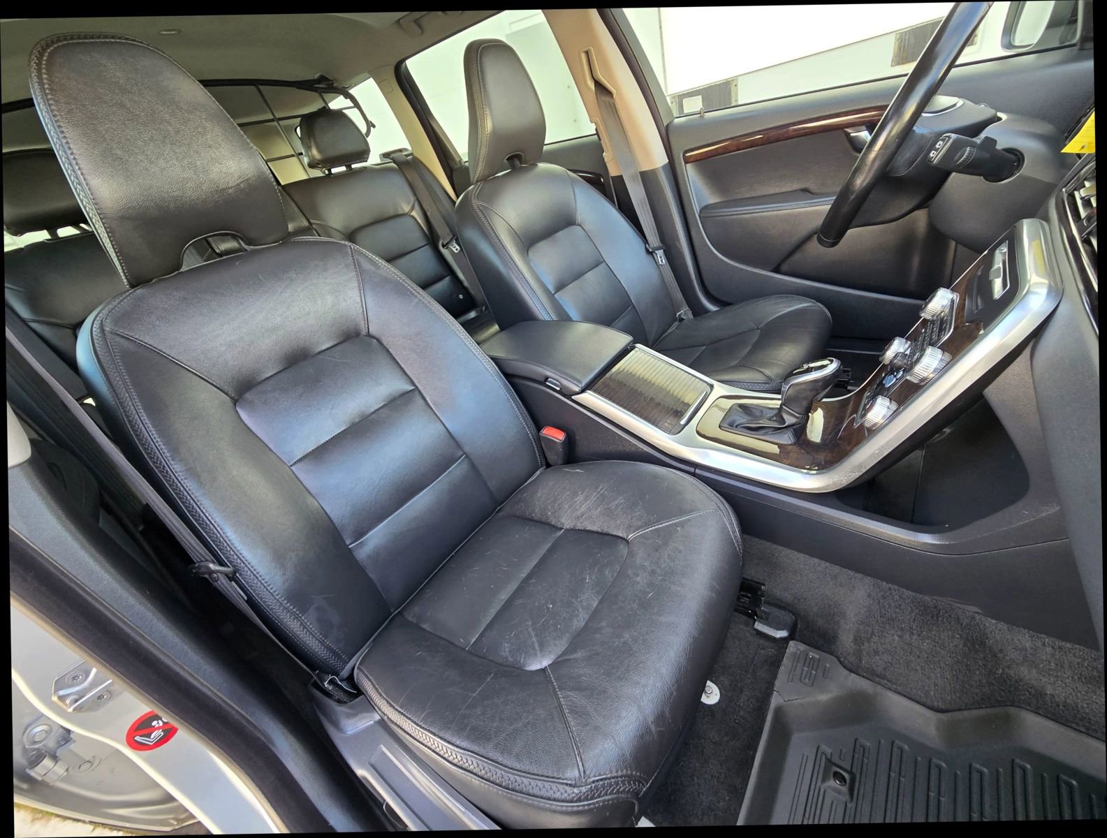 Used 2016 Volvo XC70 T5 Premier w/ Proximity Package image 20