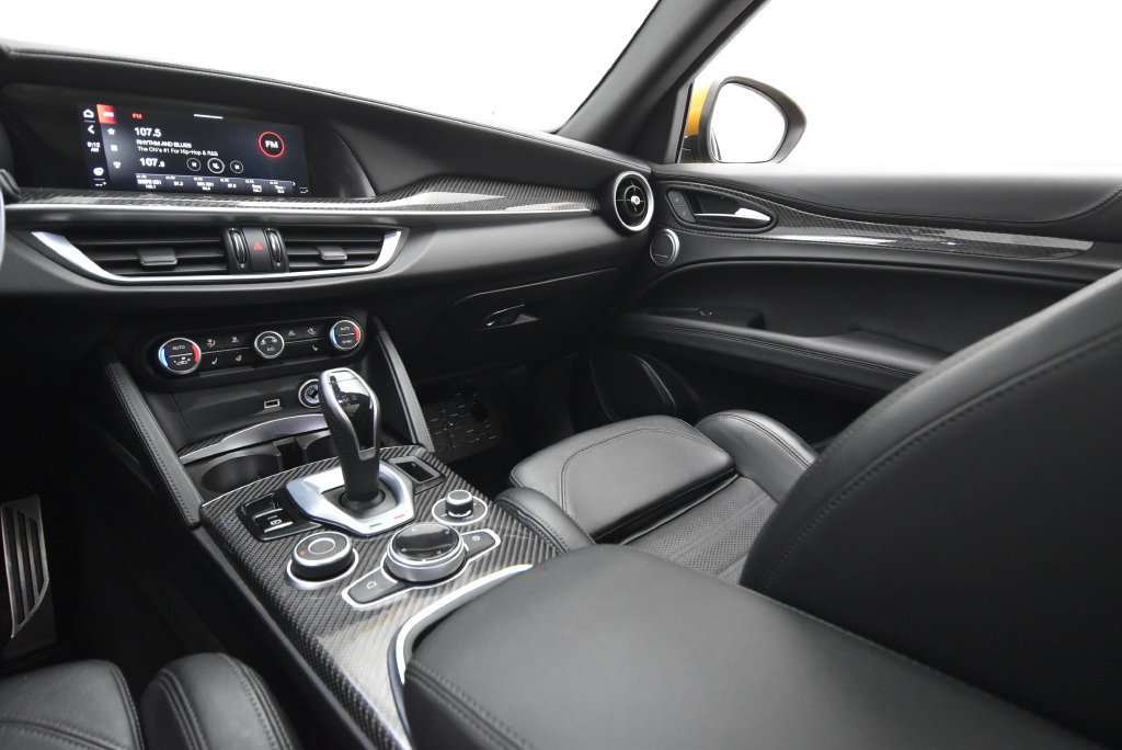 Used 2022 Alfa Romeo Stelvio Quadrifoglio w/ Active Assist Plus Package AWD/4WD image 37