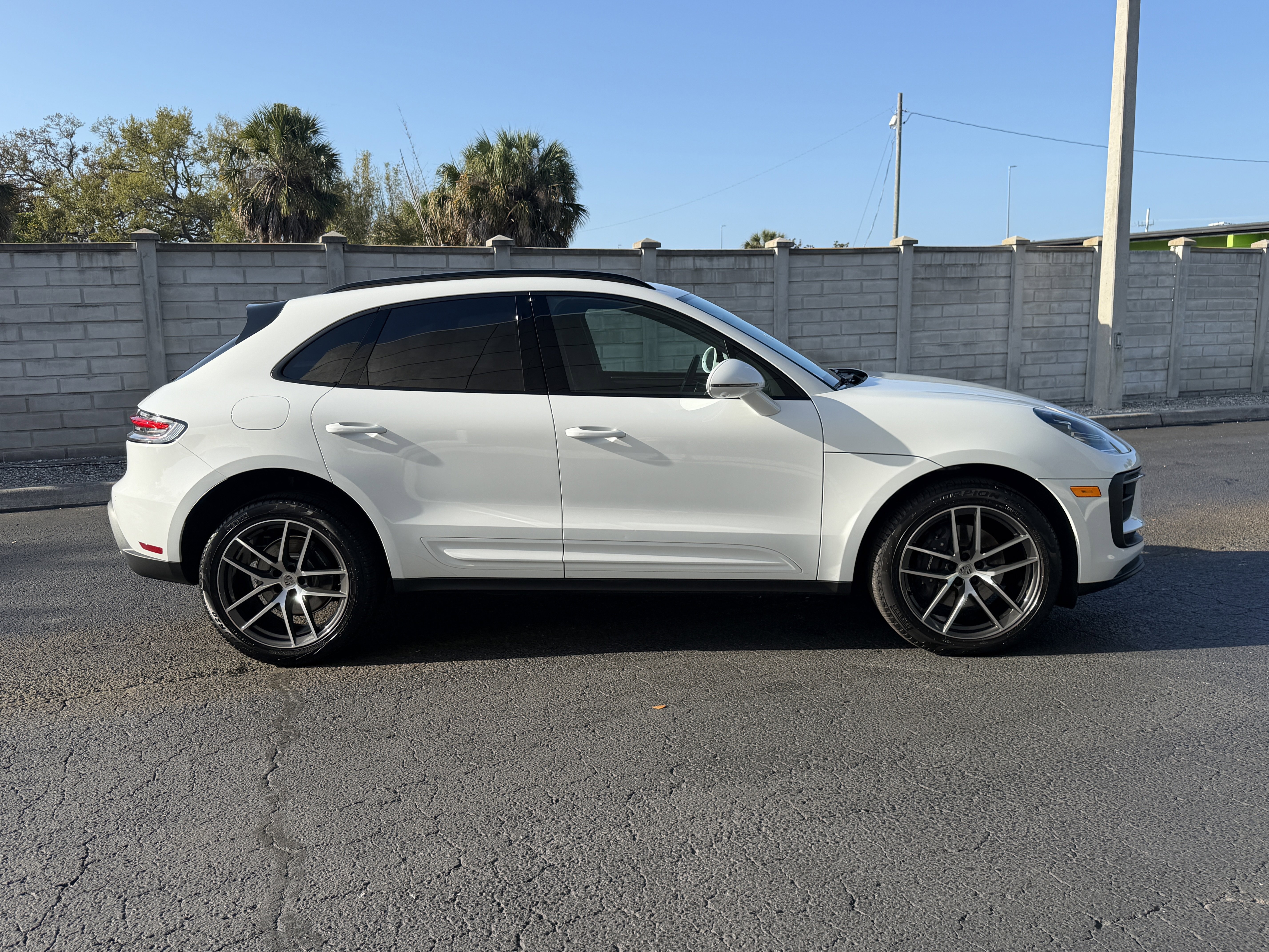 Used 2025 Porsche Macan image 7