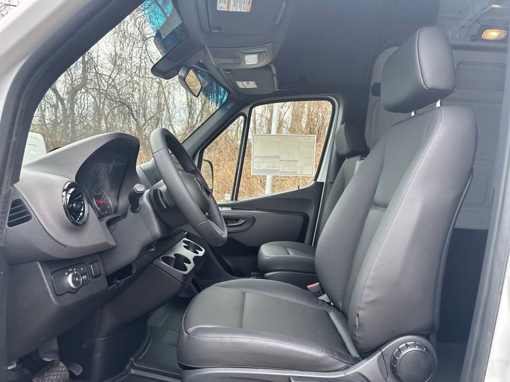 New 2025 Mercedes-Benz Sprinter 2500 image 9