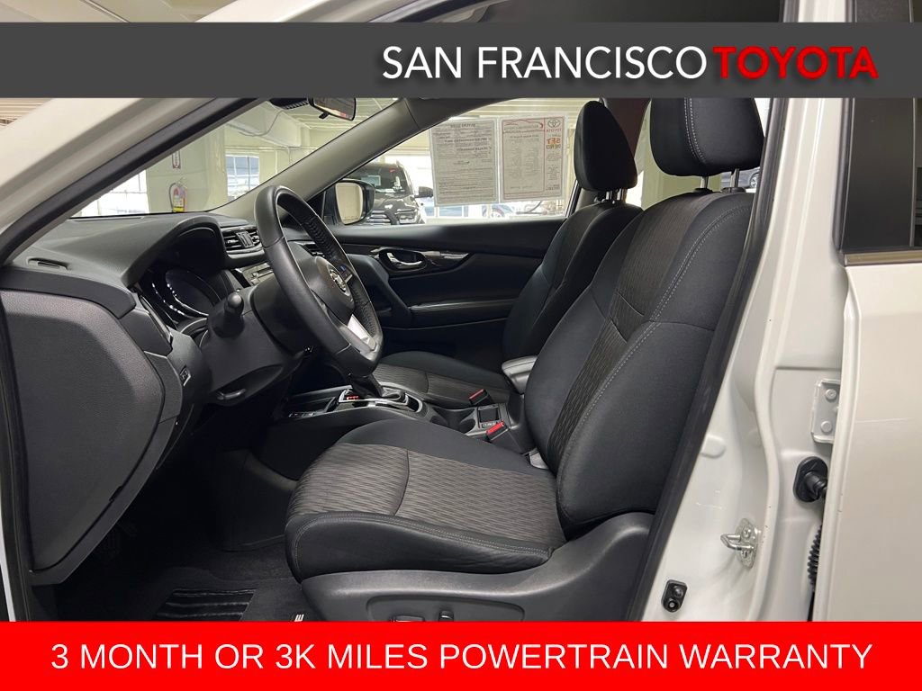 Used 2019 Nissan Rogue SV w/ Premium Package image 11