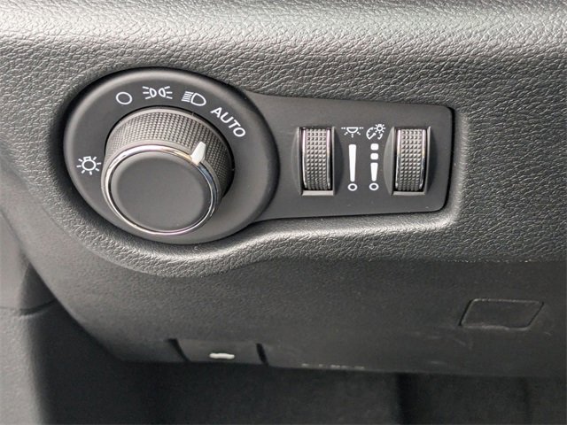 New 2026 Chrysler Voyager LX image 13