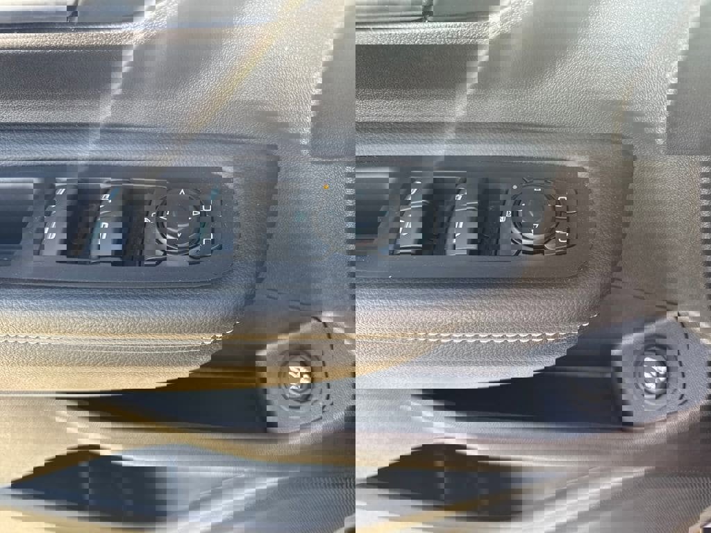 Used 2024 GMC Terrain Denali w/ Denali Premium Package image 19