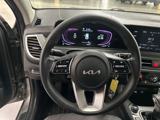 Used 2024 Kia Seltos LX AWD/4WD image 11