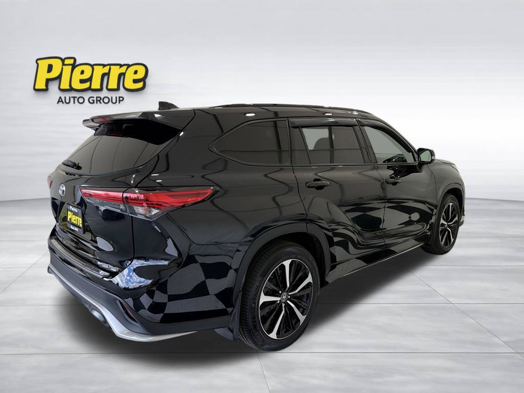 Used 2022 Toyota Highlander XSE AWD/4WD image 8