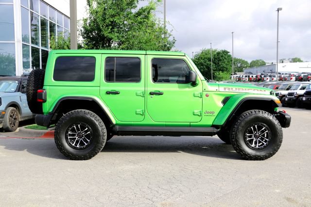 Used 2025 Jeep Wrangler Unlimited Rubicon AWD/4WD image 4
