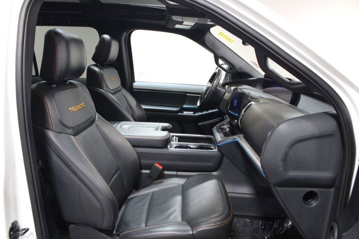 Used 2025 Ford Expedition Tremor image 28