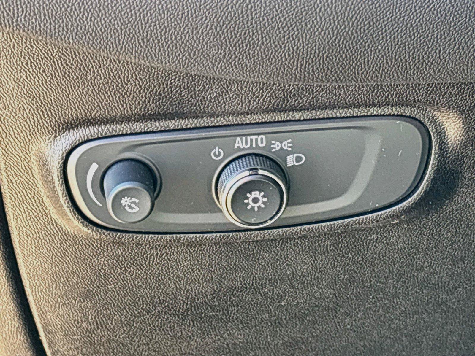 Used 2019 Chevrolet Equinox LT AWD/4WD image 14