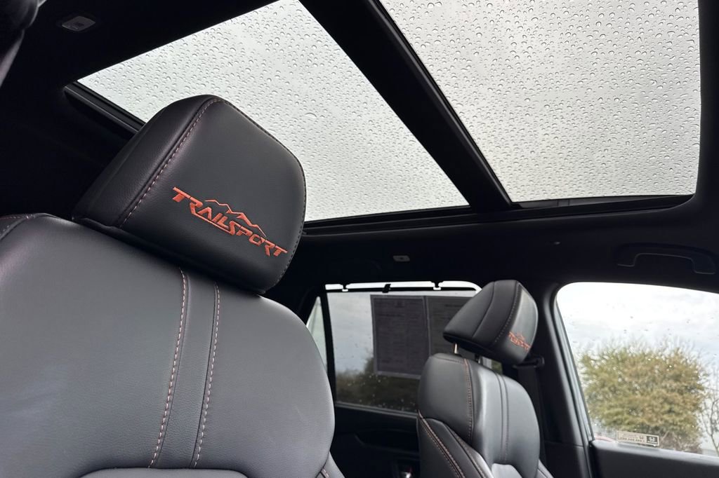Certified 2025 Honda Pilot TrailSport image 18