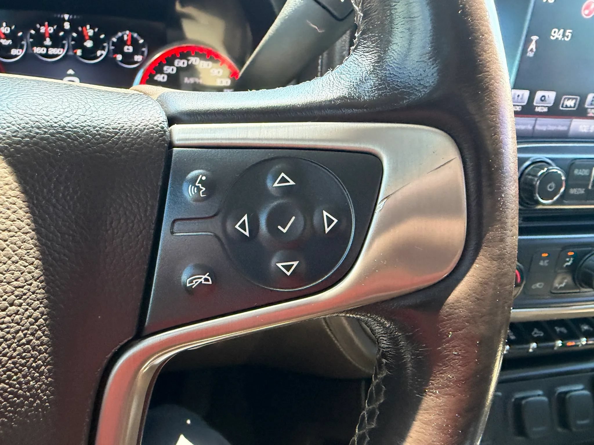 Used 2016 GMC Sierra 1500 Denali w/ Enhanced Driver Alert Package AWD/4WD image 25