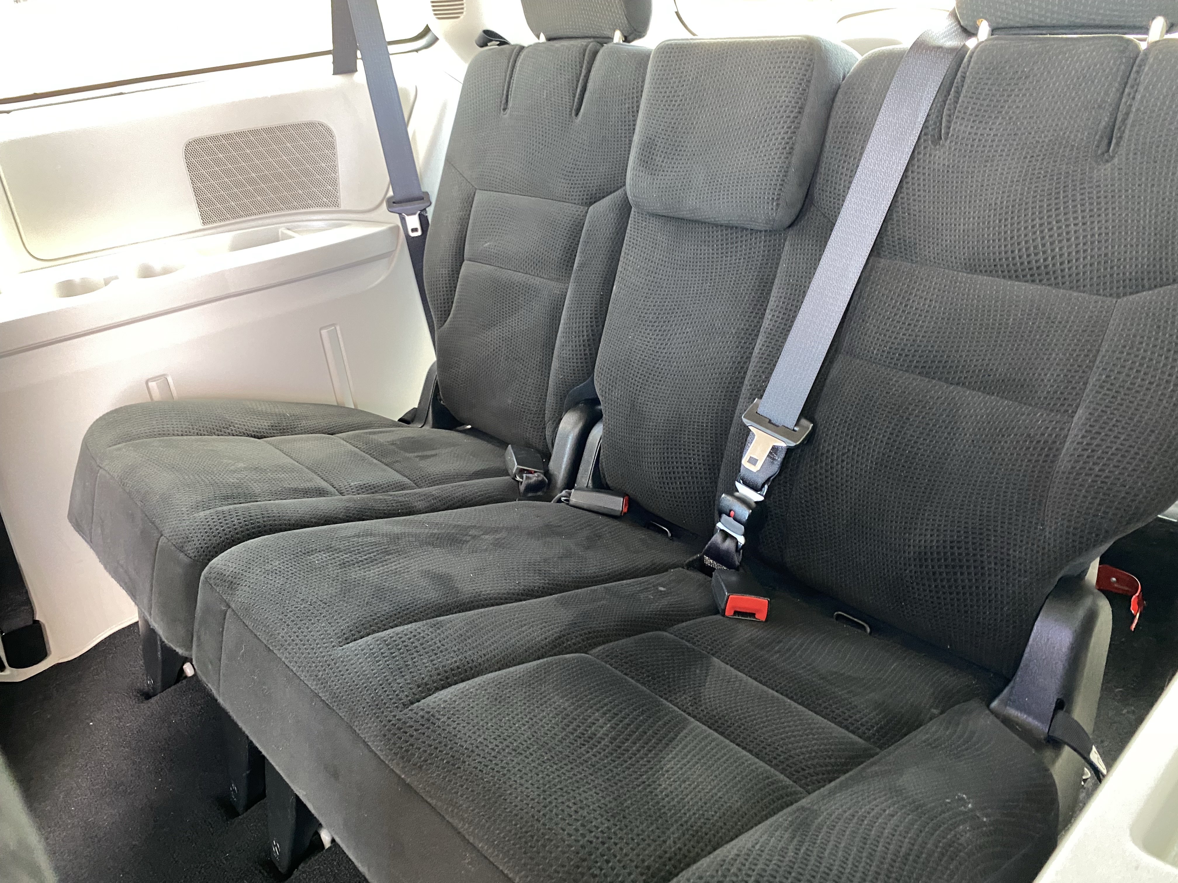 Used 2016 Dodge Grand Caravan SE w/ Quick Order Package 29E SE FWD image 16