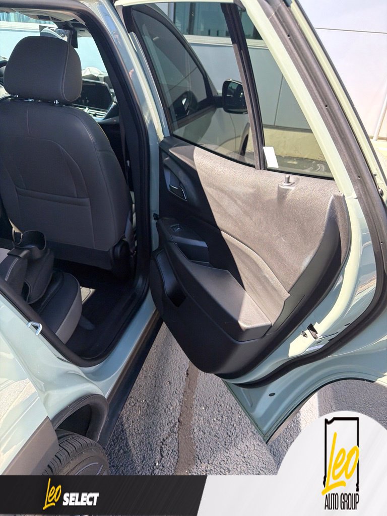 Used 2025 Chevrolet Trax ACTIV w/ Driver Confidence Package FWD image 11