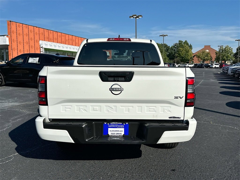 Used 2024 Nissan Frontier SV image 15