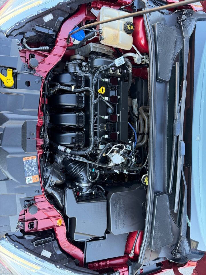 Used 2016 Ford Focus Titanium FWD image 21