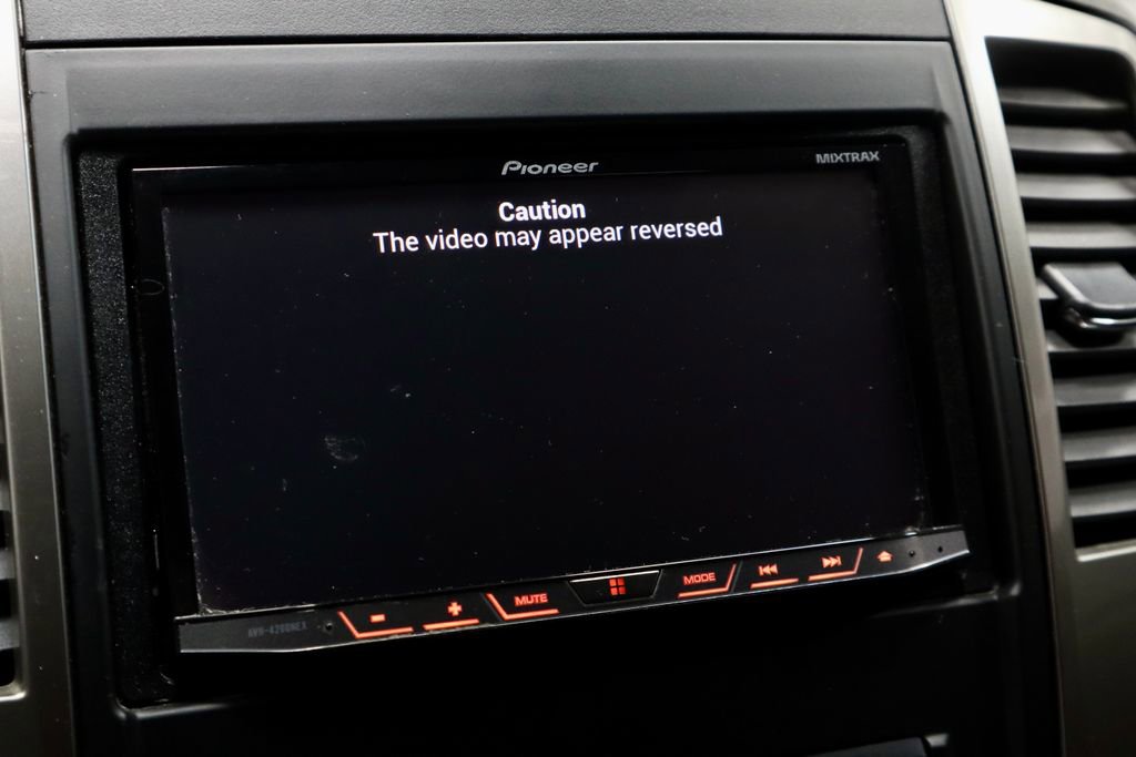 Used 2011 Nissan Frontier SL image 3