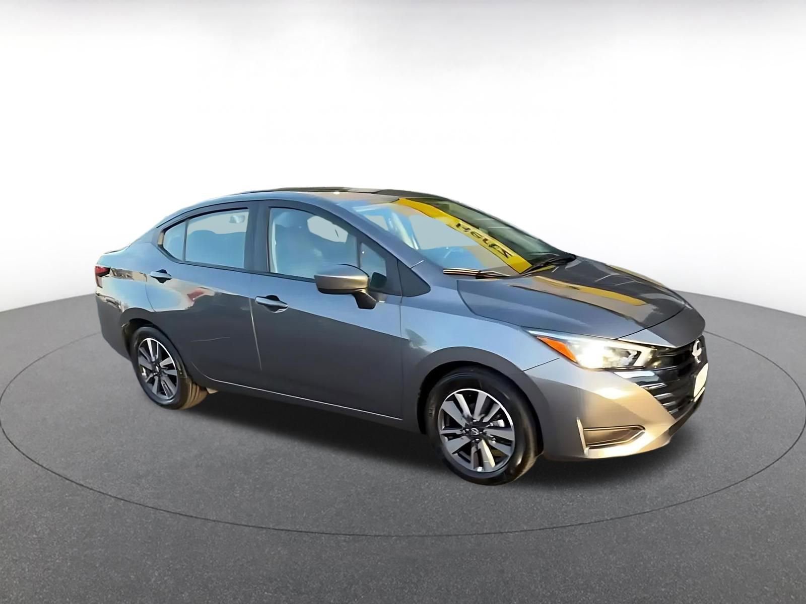 Used 2025 Nissan Versa SV image 2