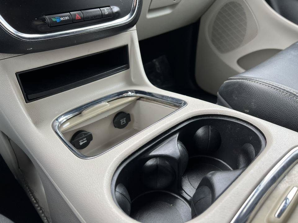 Used 2019 Dodge Grand Caravan SXT FWD image 27