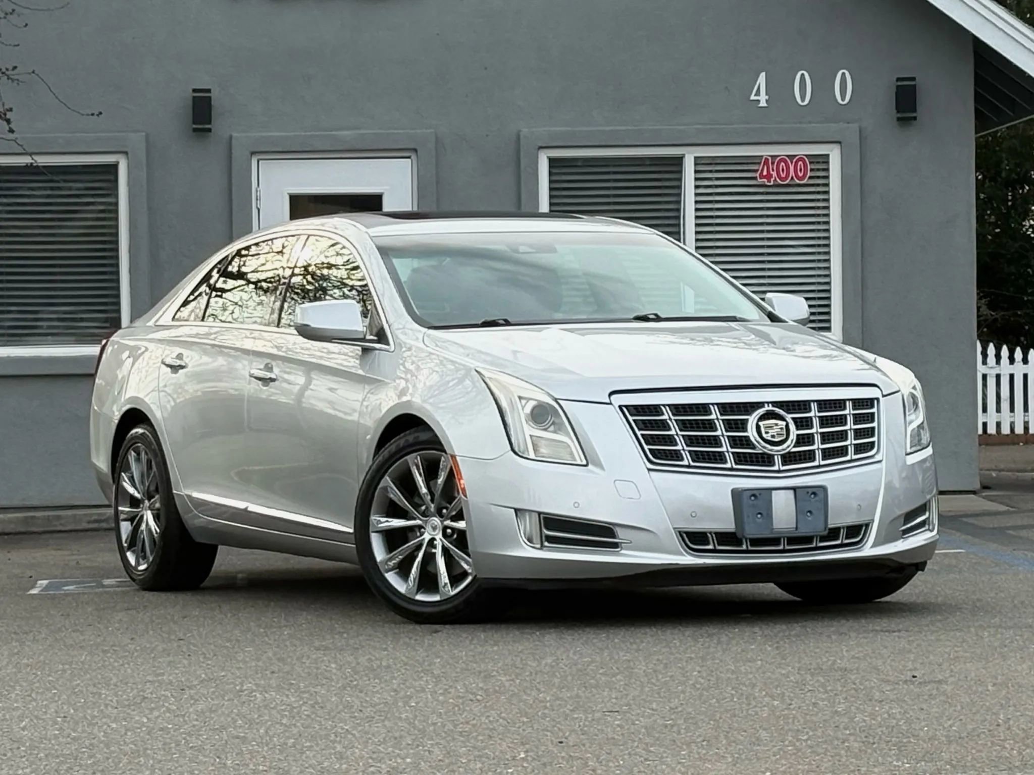 Used 2013 Cadillac XTS Luxury w/ Driver Awareness Package FWD image 3