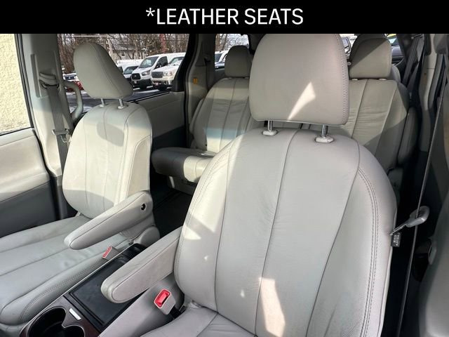 Used 2012 Toyota Sienna XLE image 2
