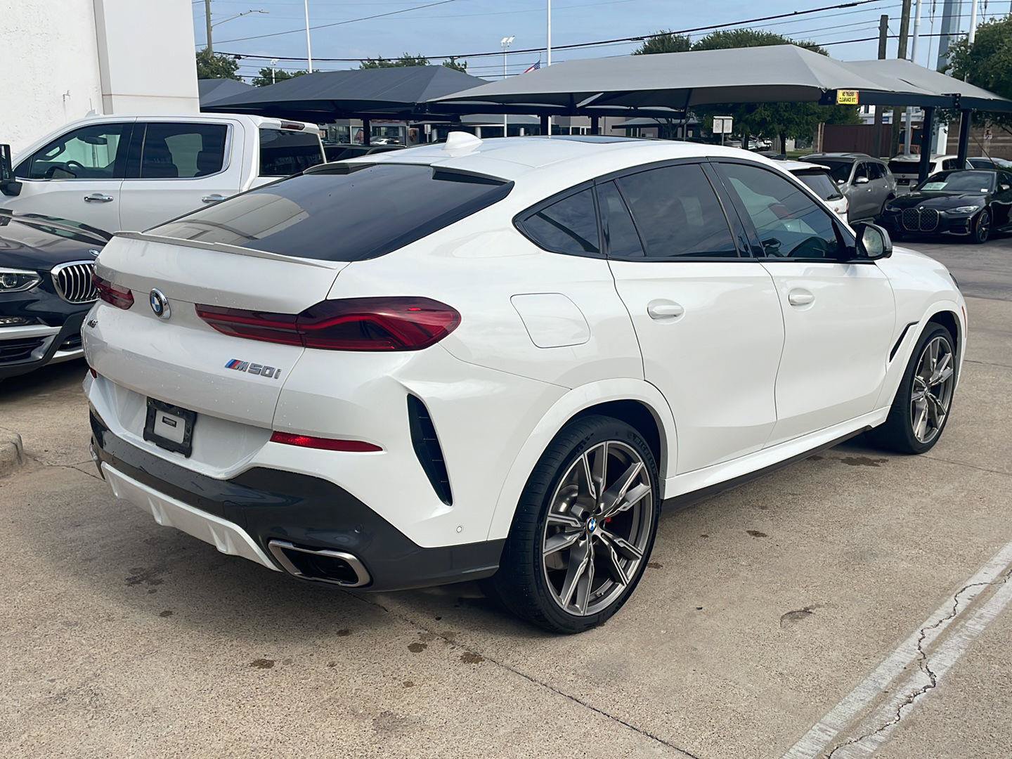 Used 2021 BMW X6 M50i w/ Executive Package AWD/4WD image 4