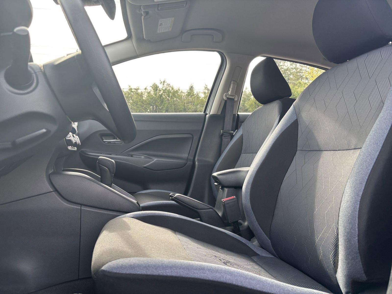 Used 2025 Nissan Versa SV FWD image 24