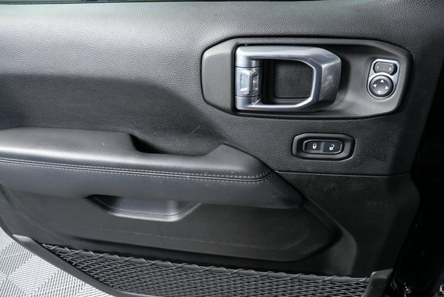 Used 2022 Jeep Wrangler Unlimited Sahara image 6