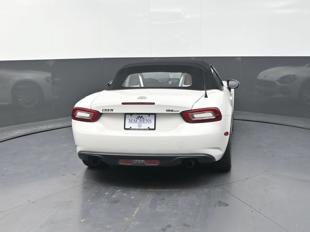 Used 2019 FIAT 124 Spider Lusso w/ Navigation & Sound Group RWD image 9