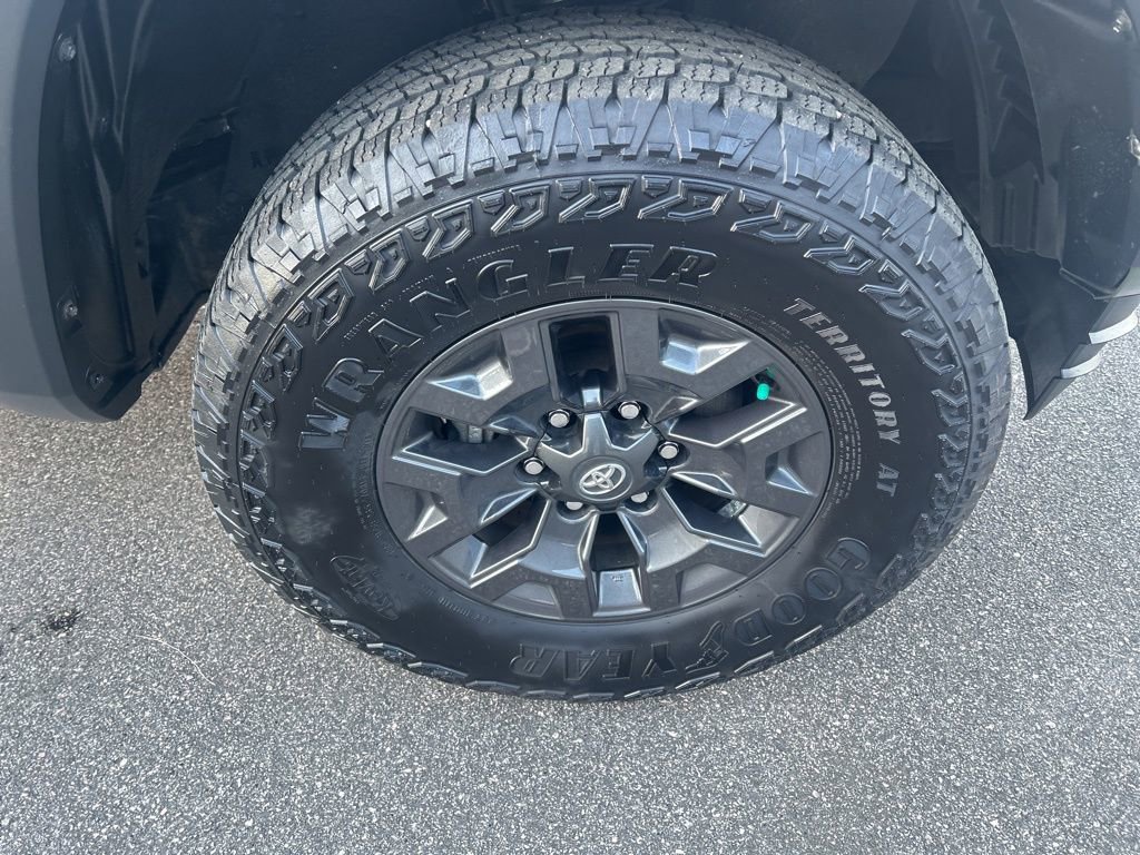 Used 2021 Toyota Tacoma SR5 w/ Trail Edition image 25