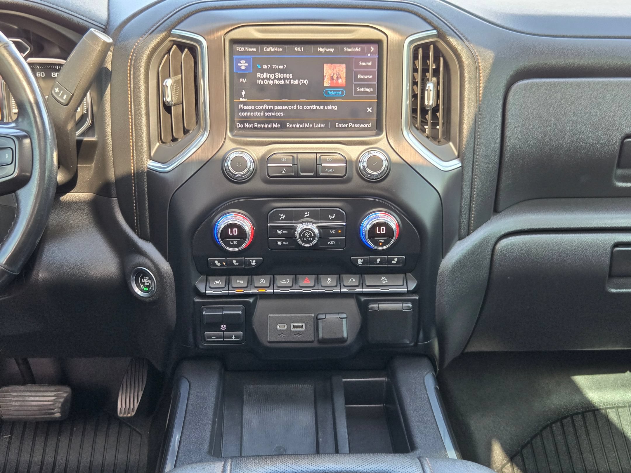 Used 2020 GMC Sierra 1500 AT4 w/ AT4 Premium Package AWD/4WD image 16