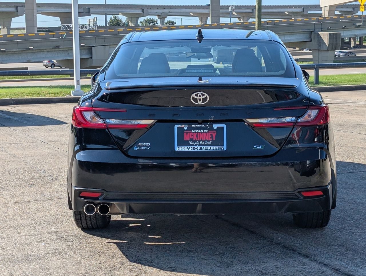 Used 2025 Toyota Camry SE AWD/4WD image 5