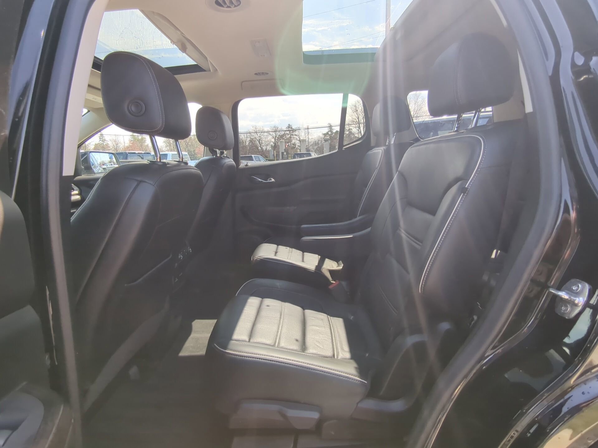 Used 2021 GMC Acadia Denali w/ Denali Ultimate Package image 11