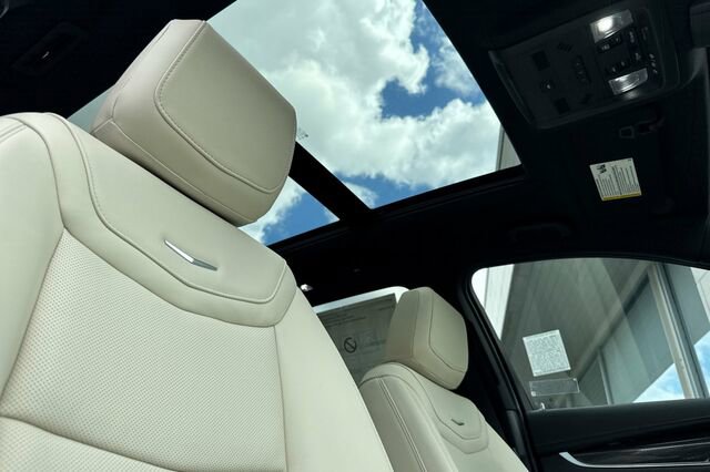 New 2025 Cadillac XT6 Sport image 18