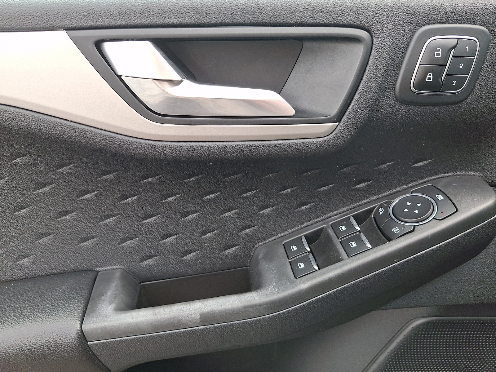 Certified 2020 Ford Escape SEL FWD image 13