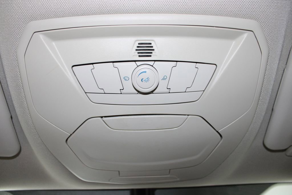 Used 2016 Ford C-MAX Energi SEL w/ Equipment Group 302A FWD image 34