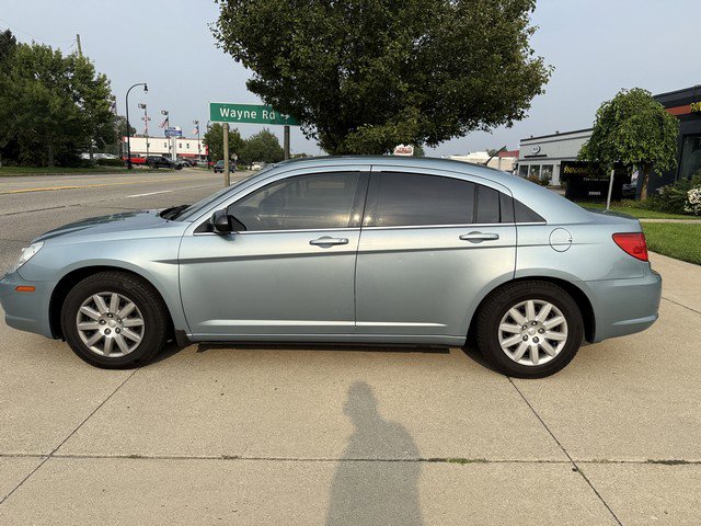 Used 2009 Chrysler Sebring LX image 8