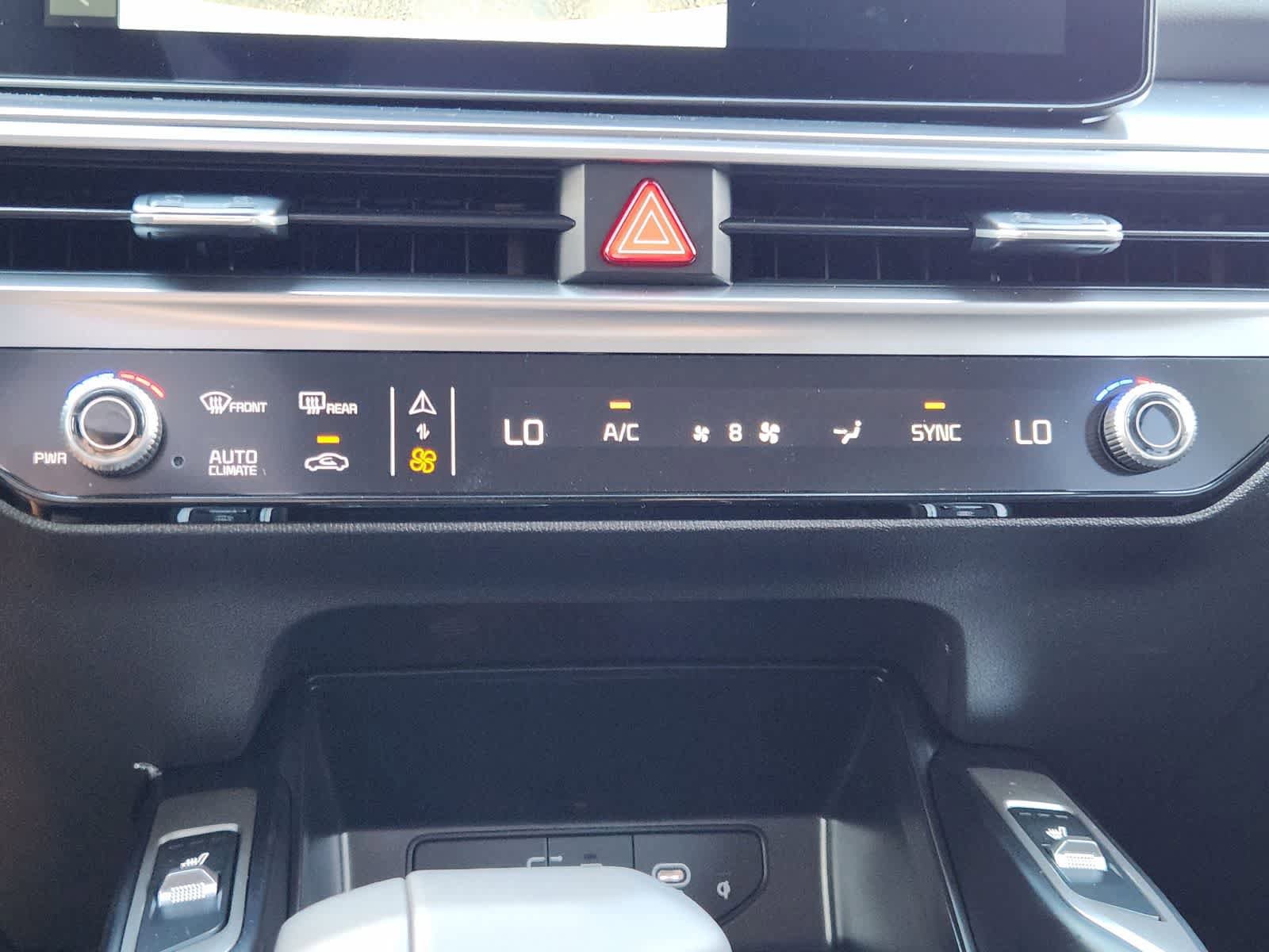 New 2026 Kia Sorento S w/ S Panoramic Sunroof Package FWD image 17