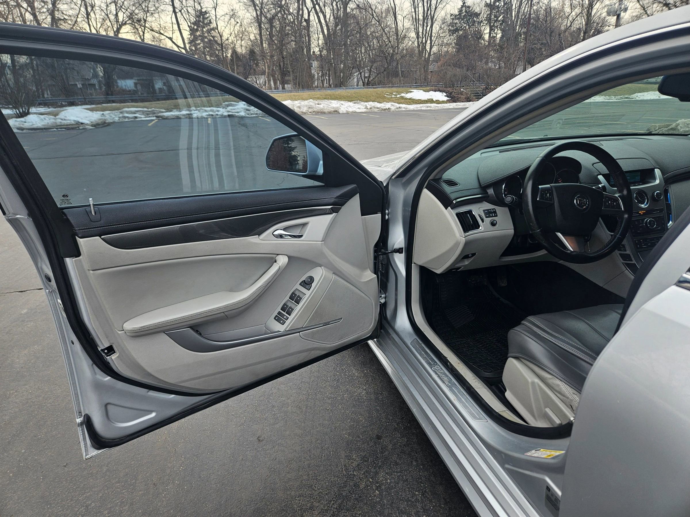 Used 2011 Cadillac CTS Luxury image 27