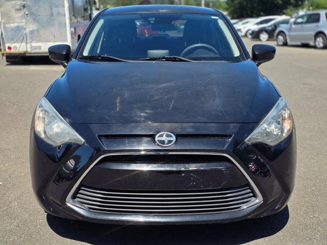 Used 2016 Scion iA FWD image 2