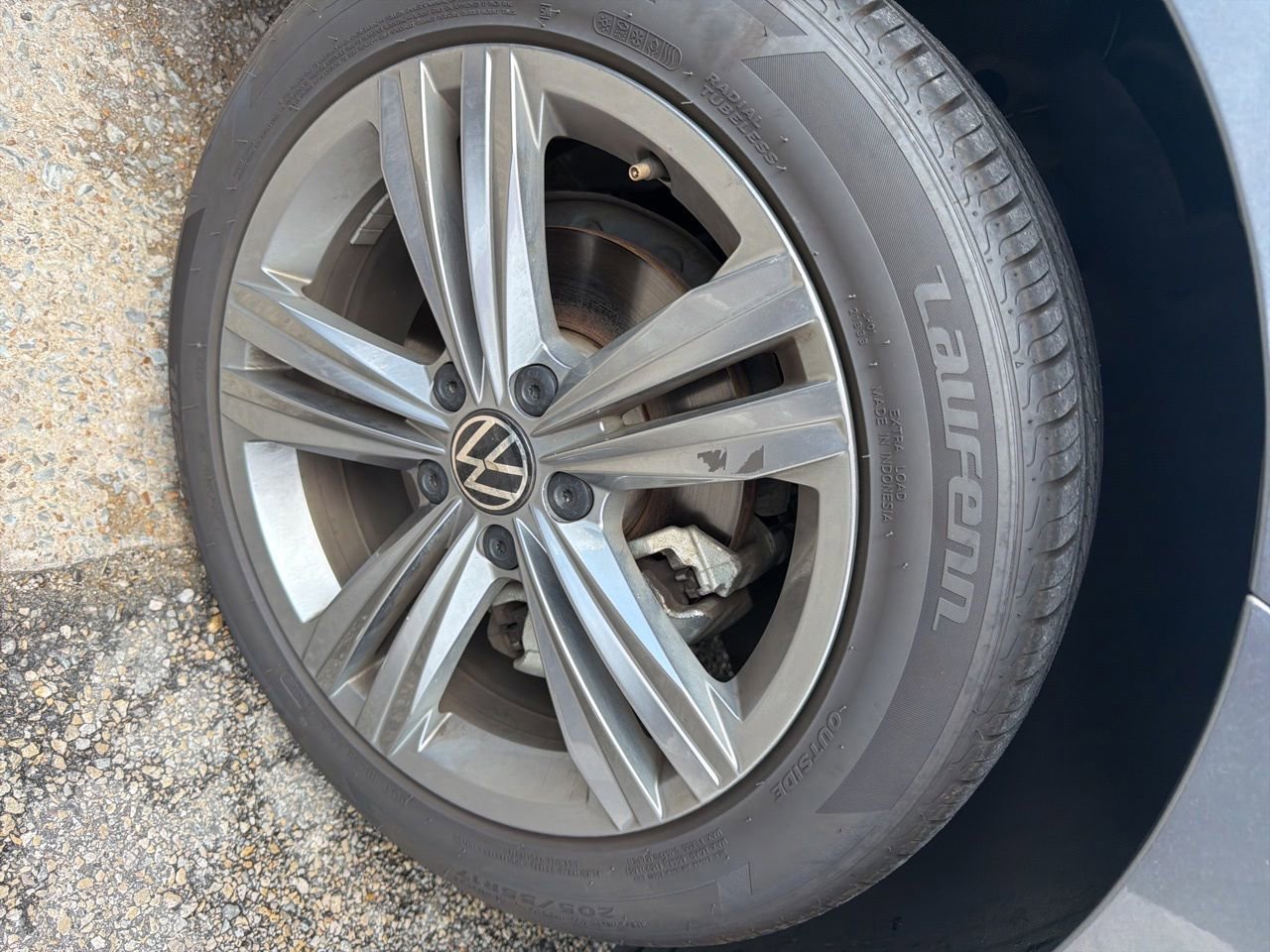 Used 2024 Volkswagen Jetta SE FWD image 4