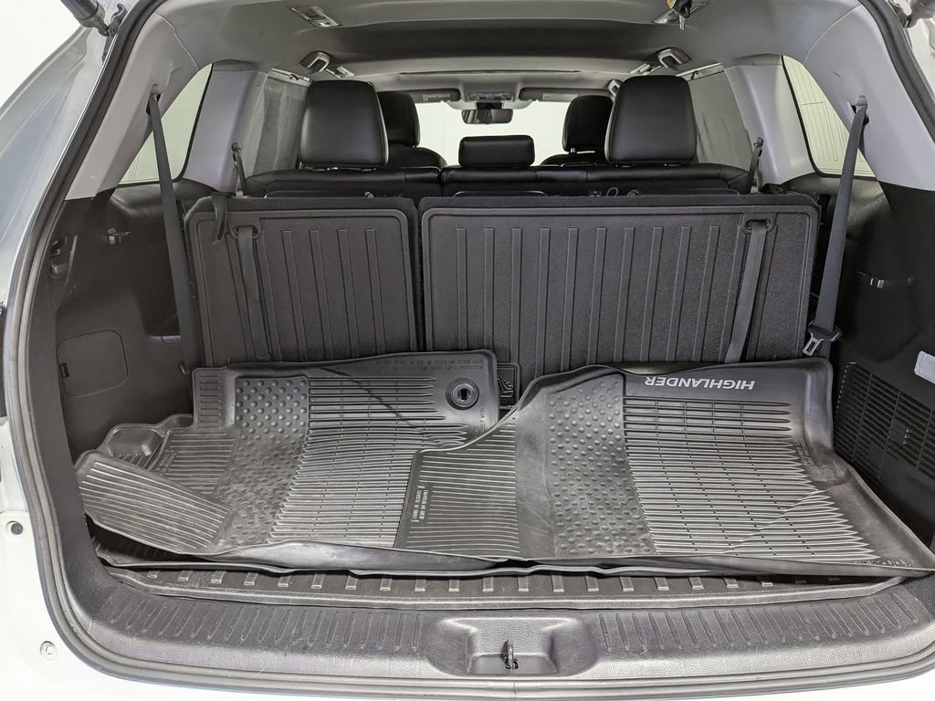 Used 2019 Toyota Highlander XLE AWD/4WD image 48