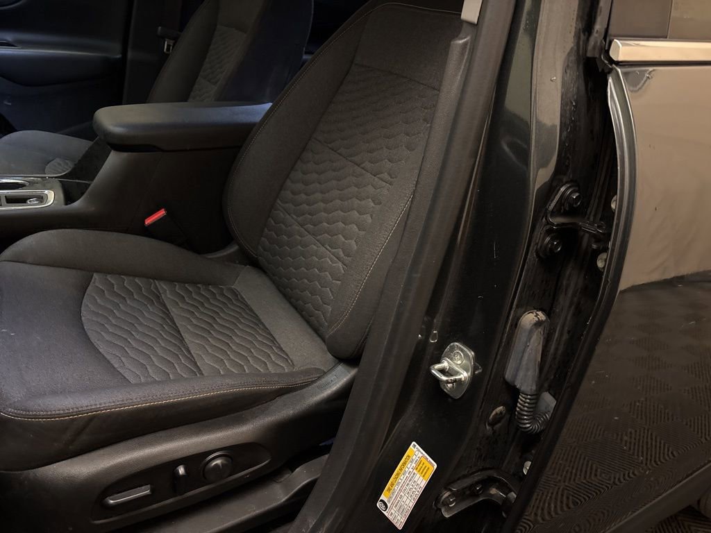 Used 2021 Chevrolet Equinox LT image 11