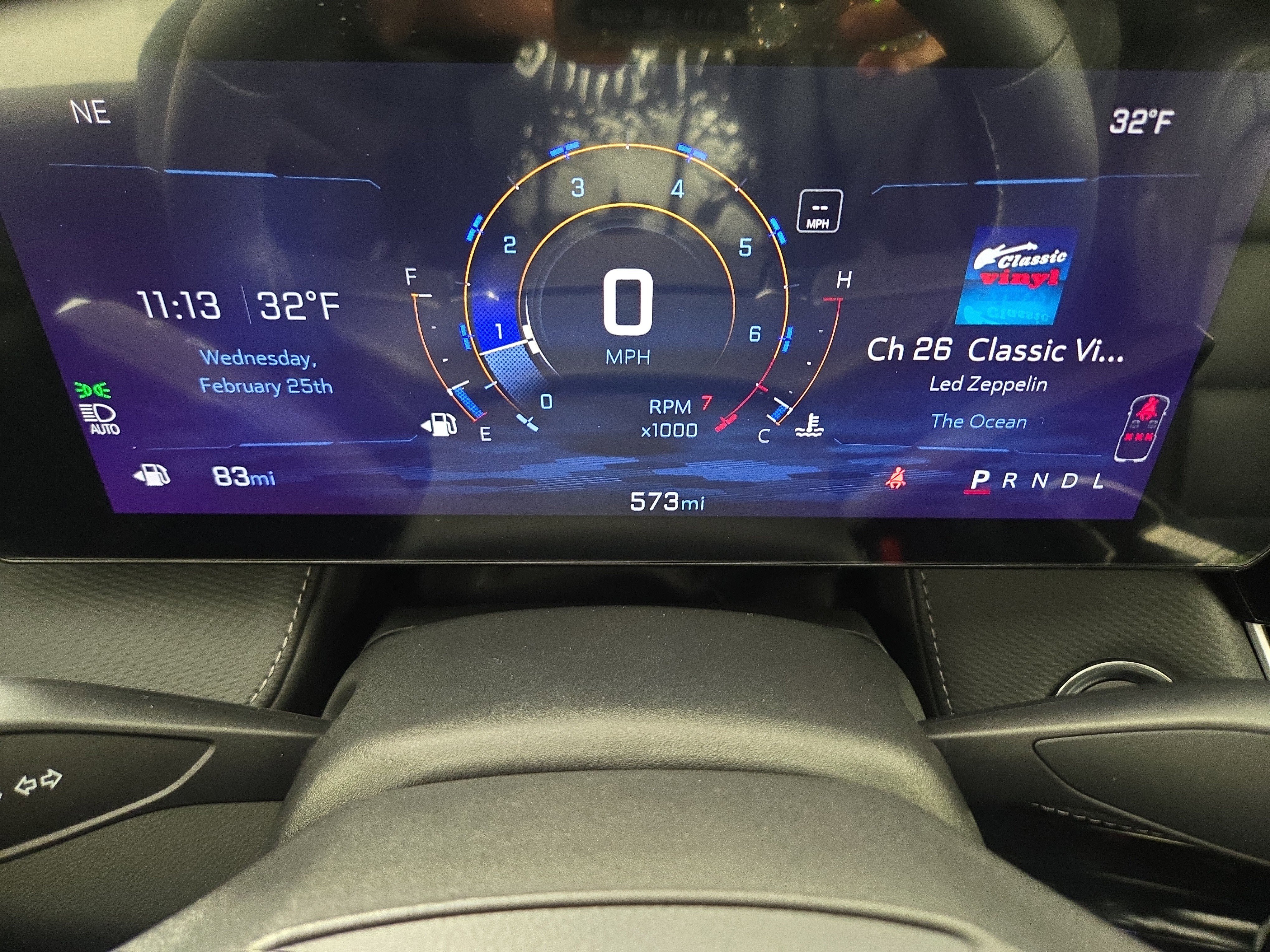 Used 2025 Chevrolet Equinox LT w/ Convenience Package II image 17