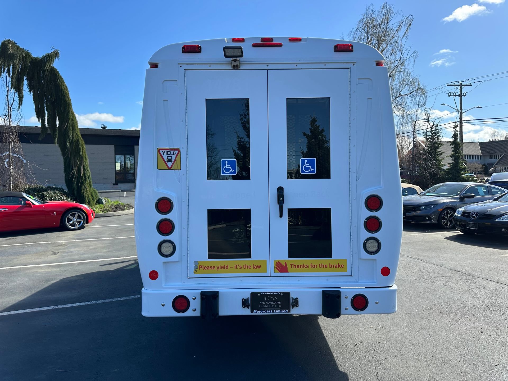 Used 2014 Chevrolet Express 3500 RWD image 6