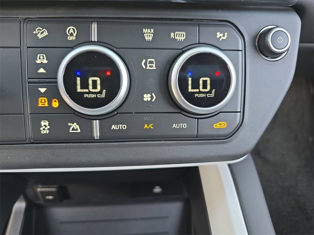 New 2026 Land Rover Defender 130 X-Dynamic SE image 25