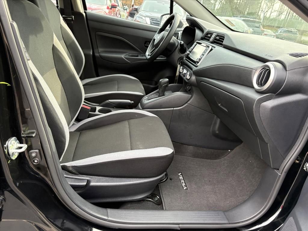 Used 2025 Nissan Versa S image 16