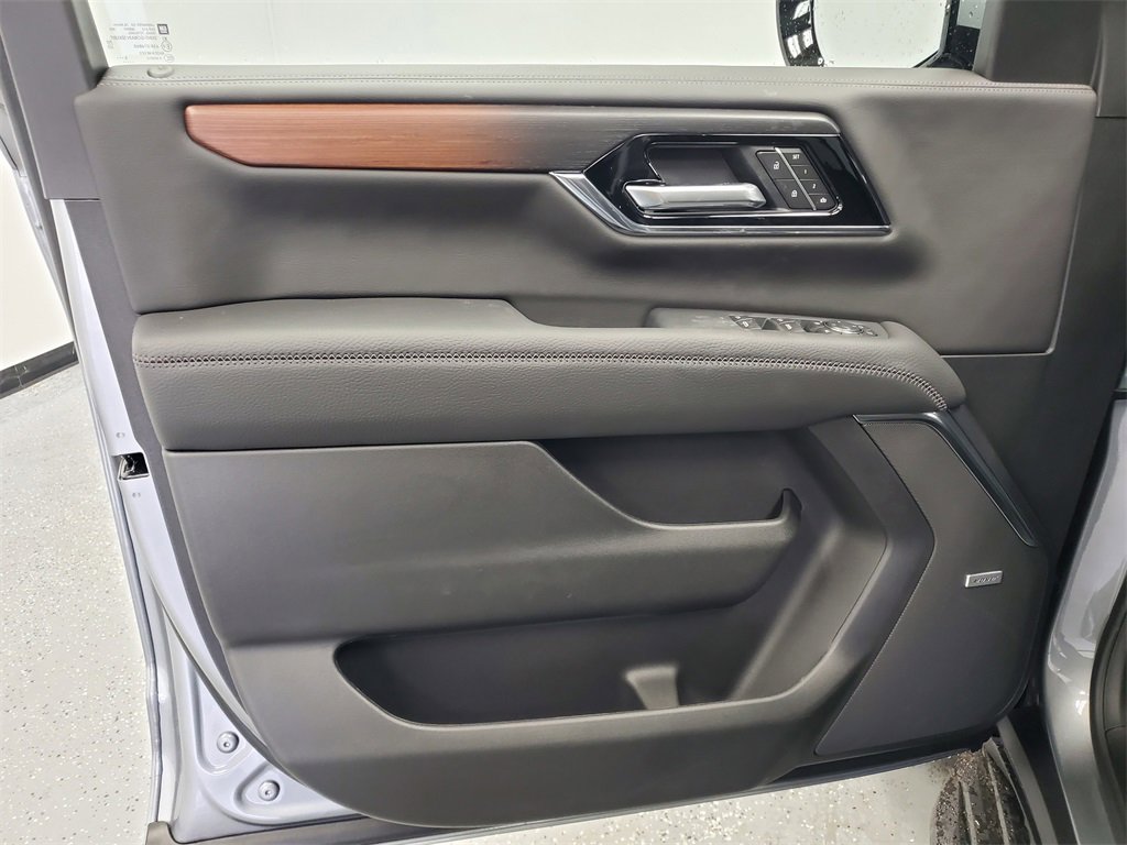 New 2026 GMC Yukon XL Denali w/ LPO, Floor Liner Package image 8