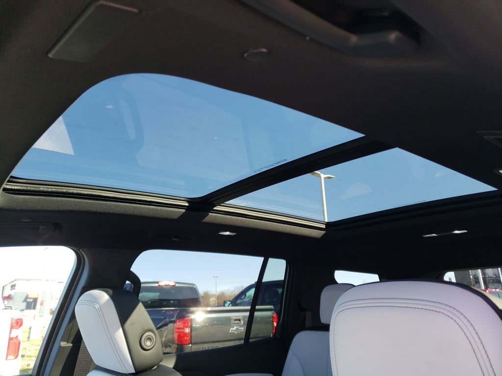 New 2026 Chevrolet Traverse High Country w/ LPO, Floor Liner Package image 20