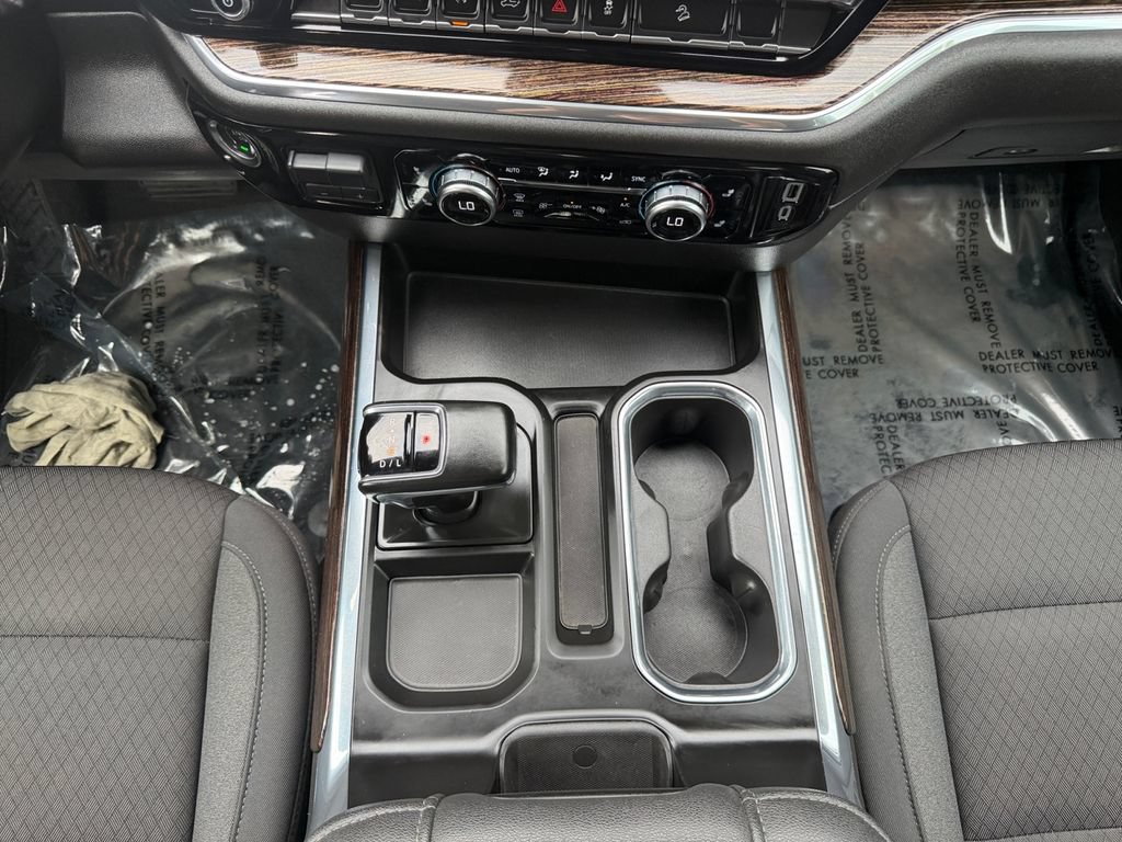 Used 2024 GMC Sierra 1500 Elevation w/ Preferred Package AWD/4WD image 11
