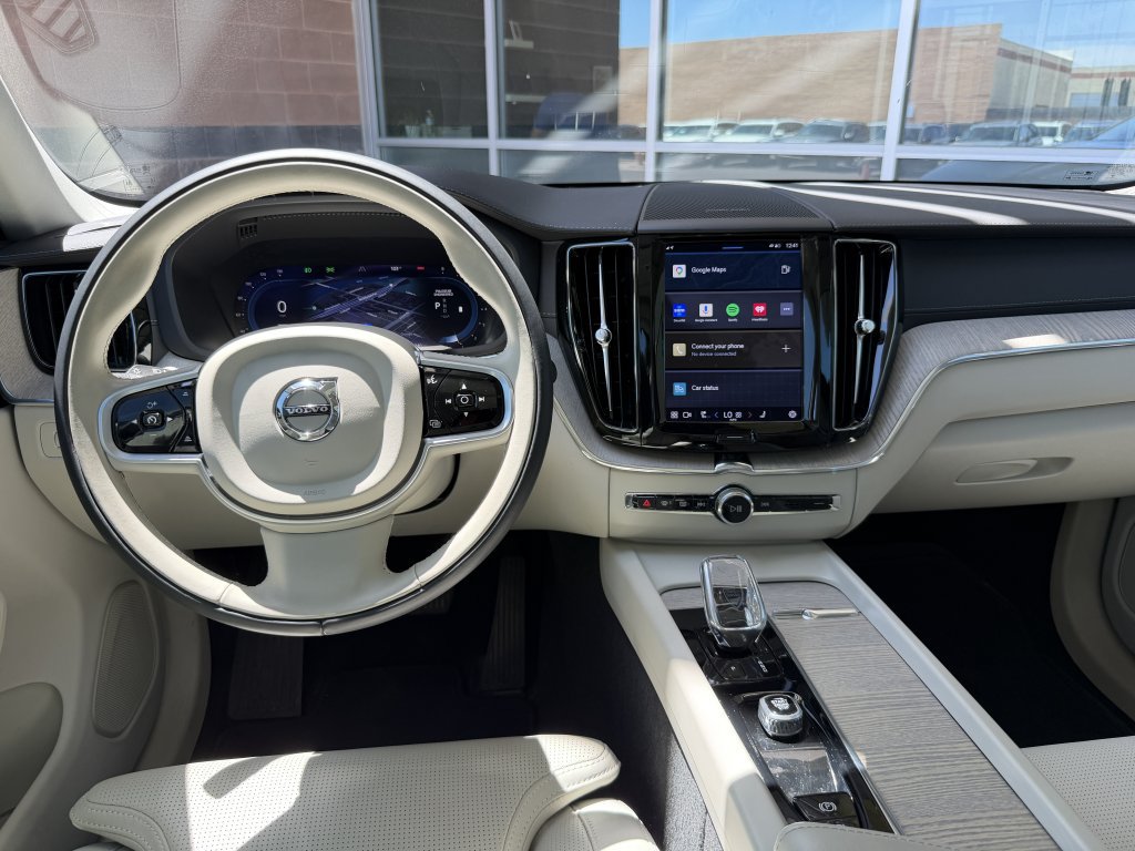 Used 2022 Volvo XC60 B5 Inscription w/ Advanced Package FWD image 16